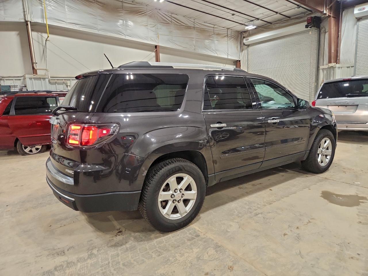 2016 GMC ACADIA SLE photo 3