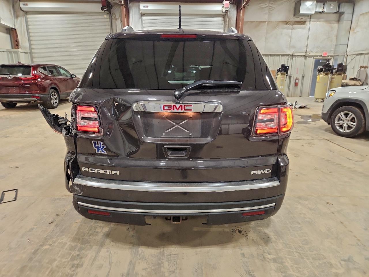 2016 GMC ACADIA SLE photo 6