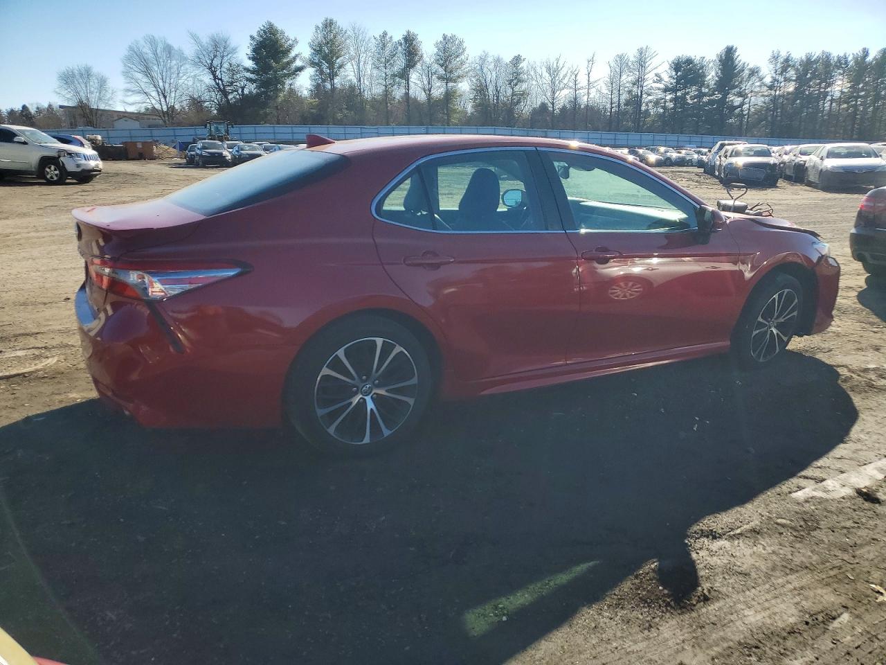 2019 TOYOTA CAMRY L photo 3