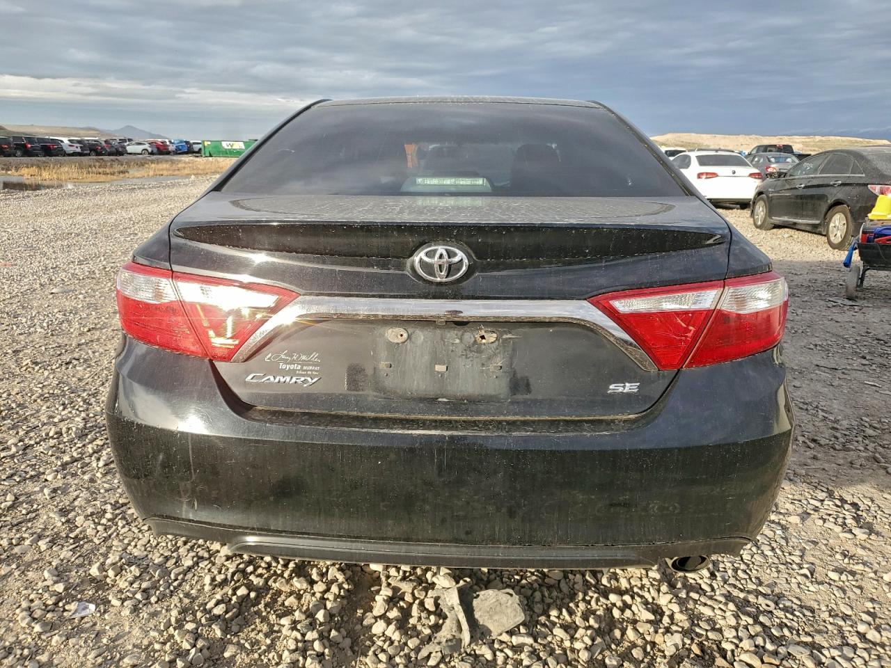 2017 TOYOTA CAMRY LE photo 6
