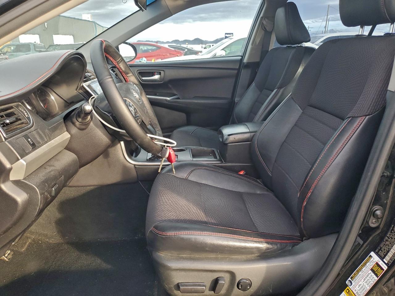 2017 TOYOTA CAMRY LE photo 7