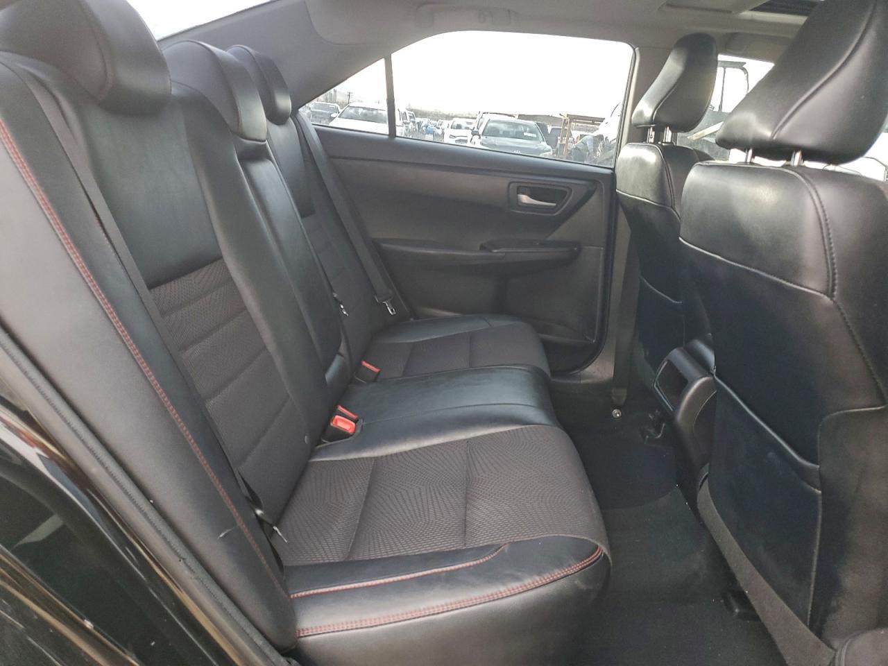 2017 TOYOTA CAMRY LE photo 10