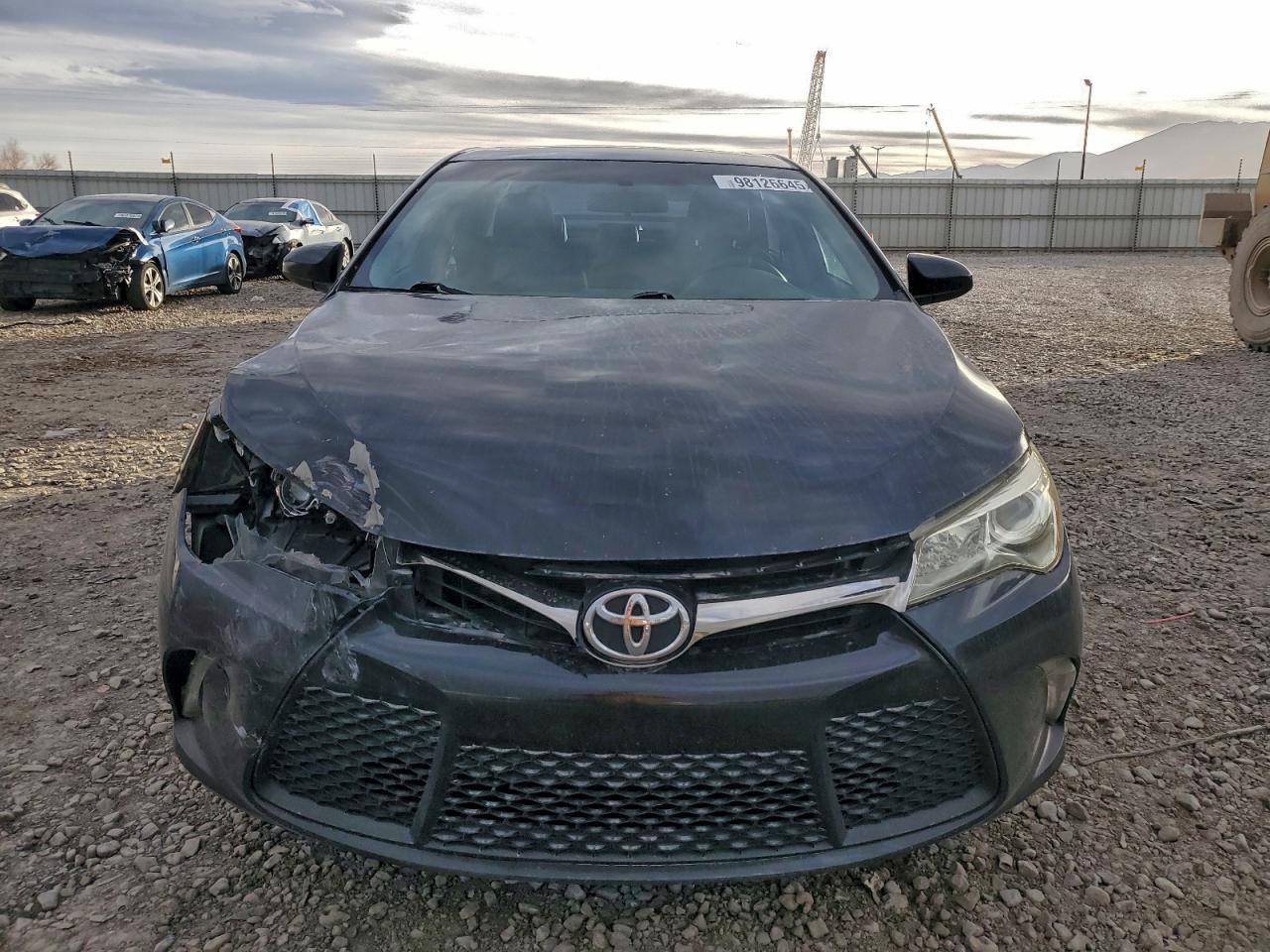 2017 TOYOTA CAMRY LE photo 5
