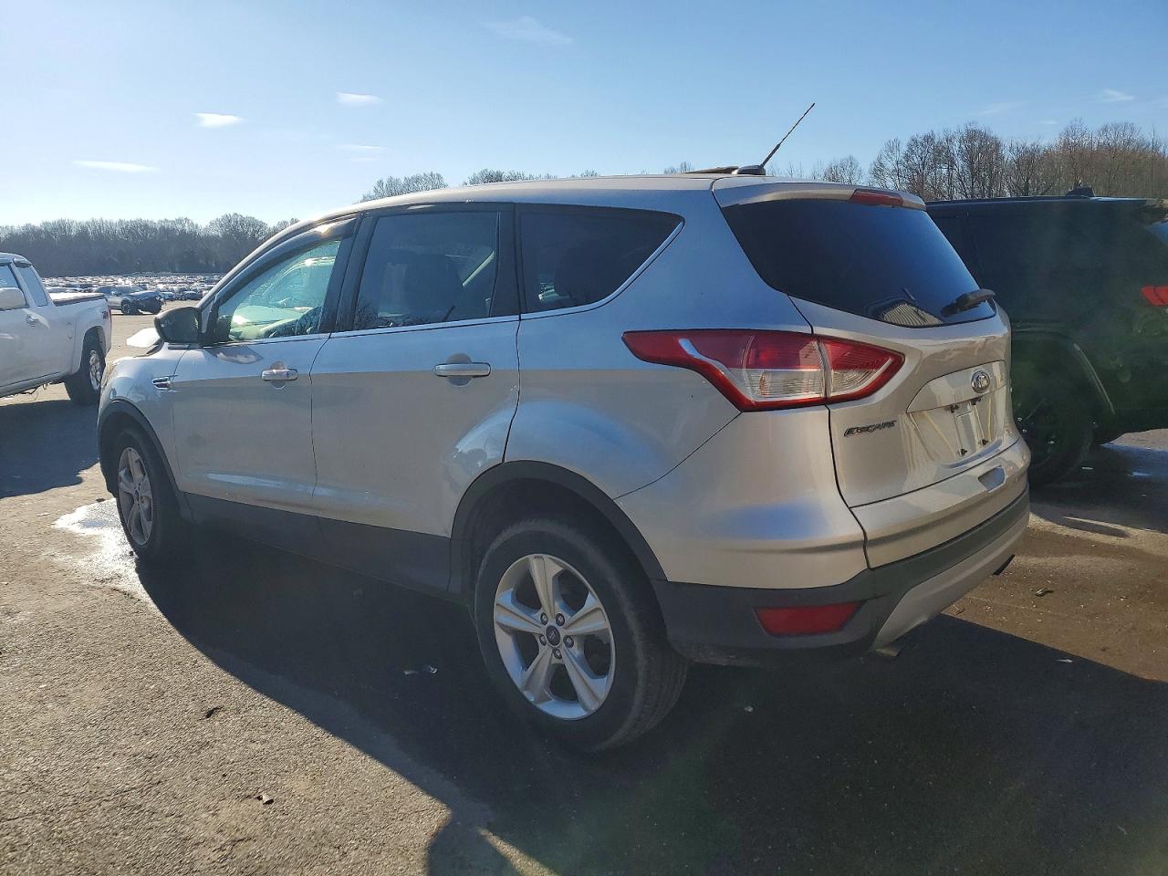 2015 FORD ESCAPE SE photo 2