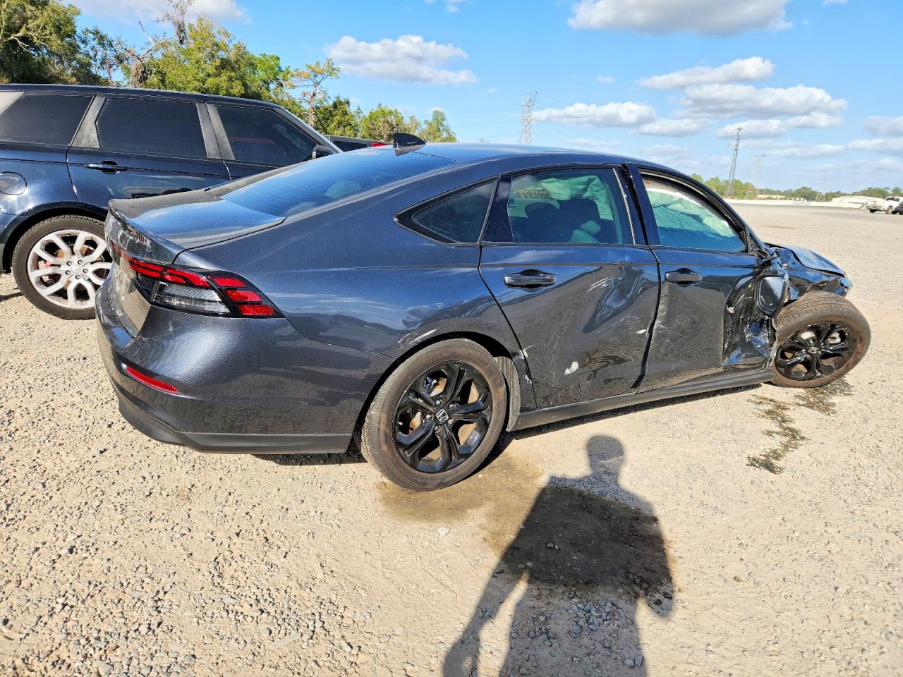 2025 HONDA ACCORD SE photo 3