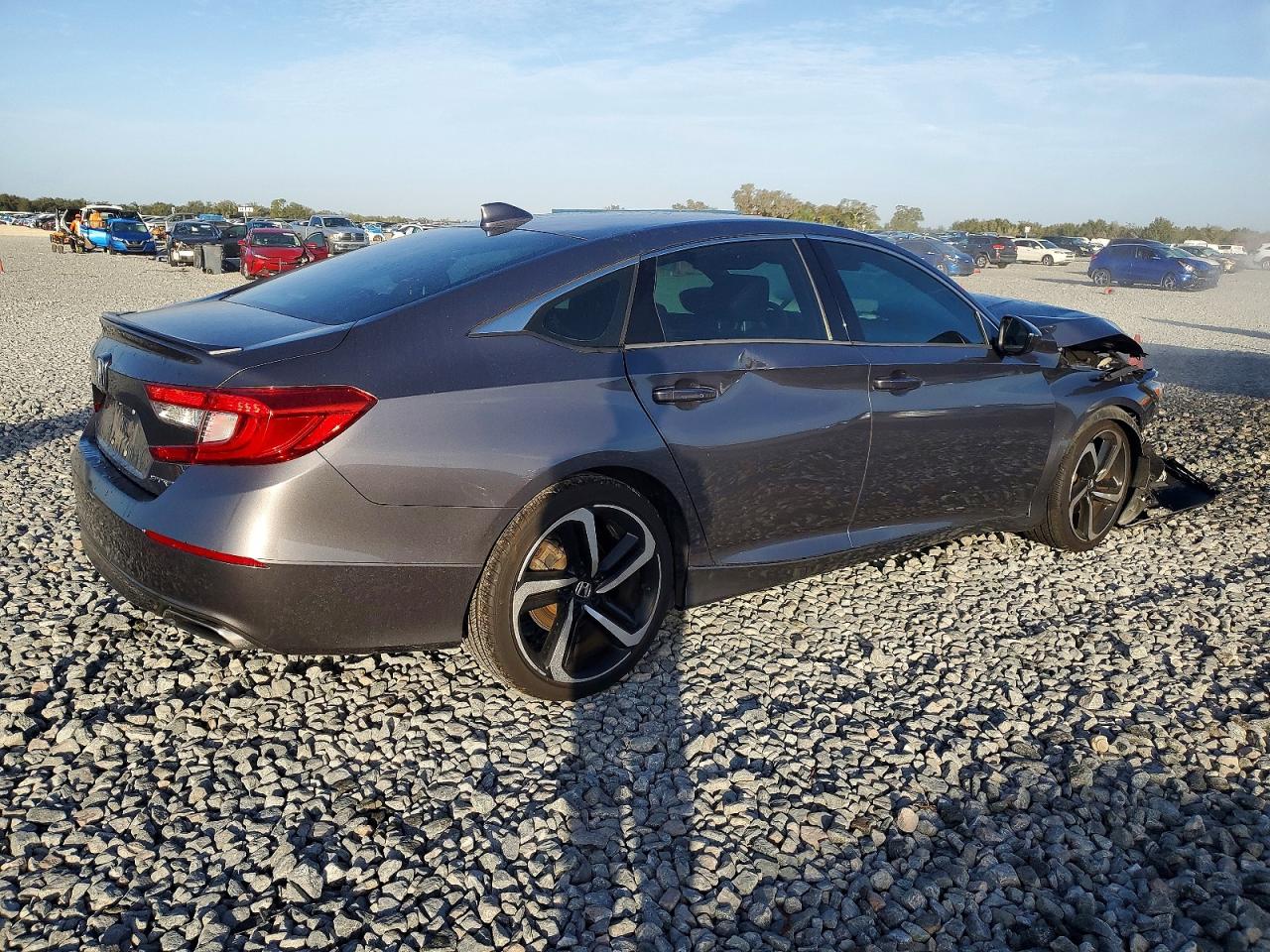 2018 HONDA ACCORD SPORT photo 3