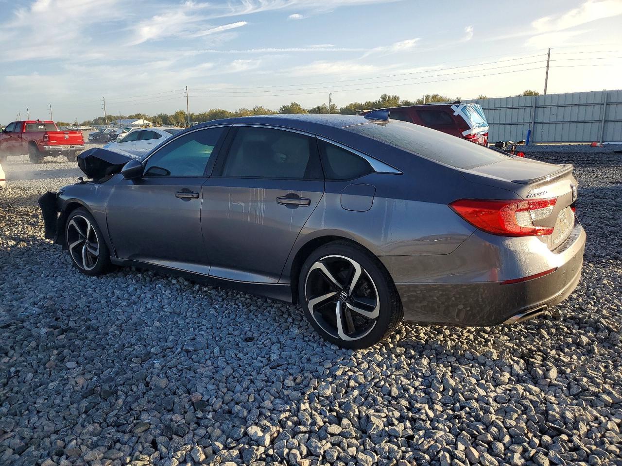 2018 HONDA ACCORD SPORT photo 2