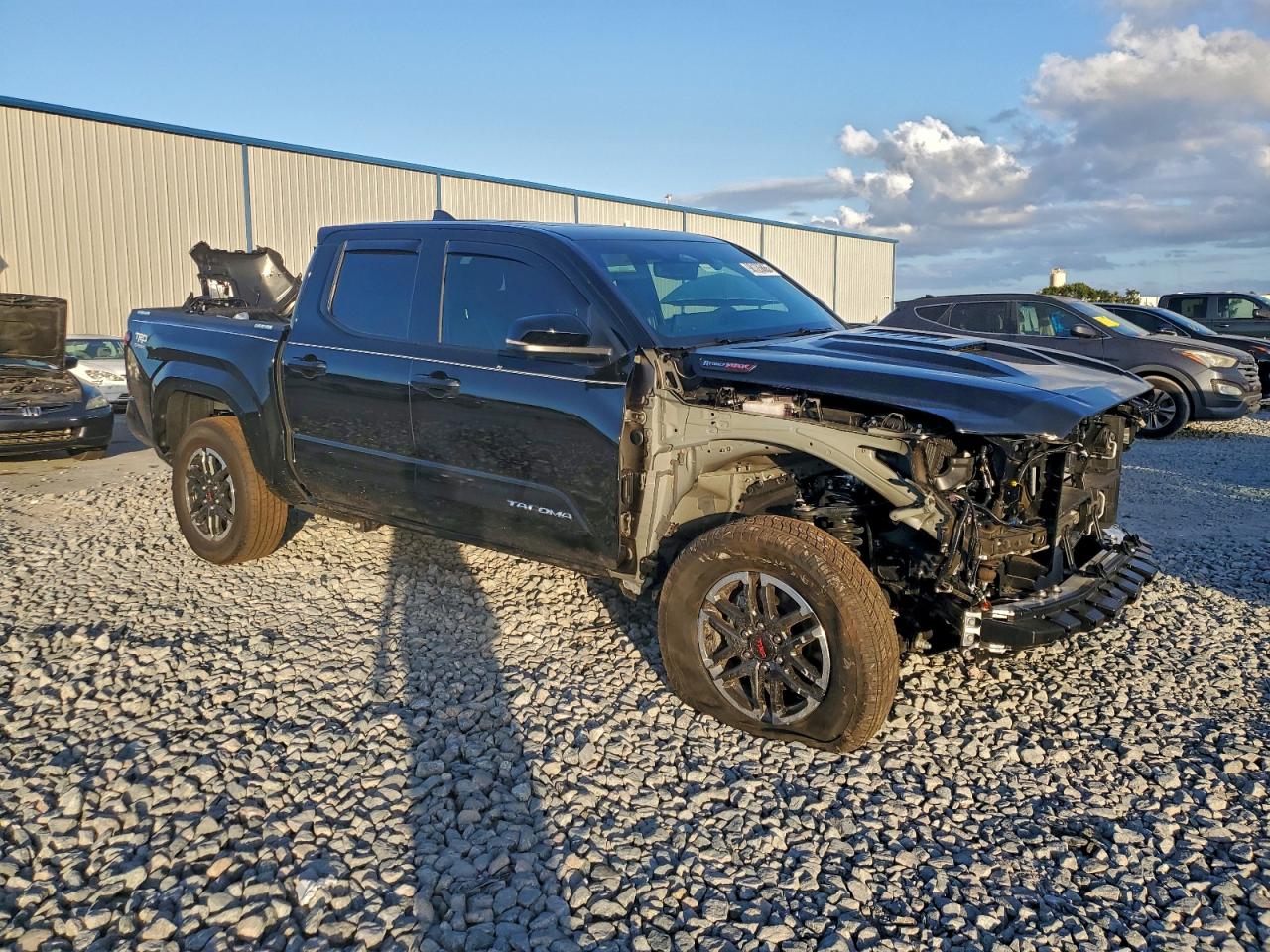 2025 TOYOTA TACOMA DOUBLE CAB photo 4