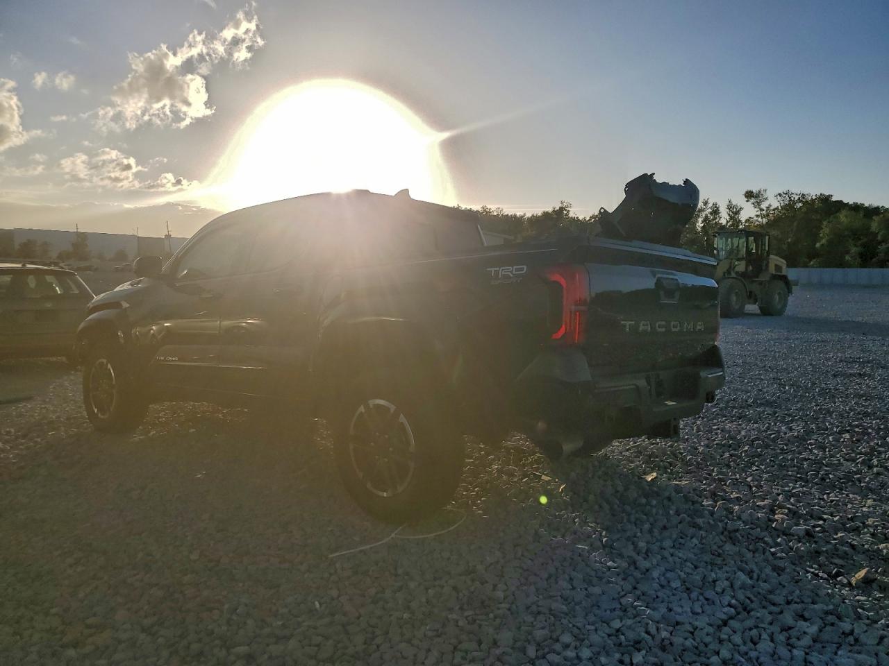 2025 TOYOTA TACOMA DOUBLE CAB photo 2