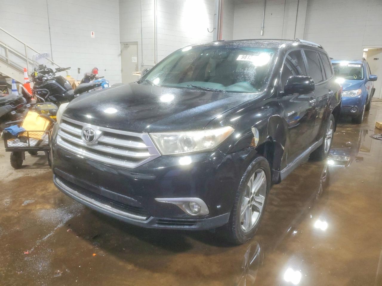 2011 TOYOTA HIGHLANDER