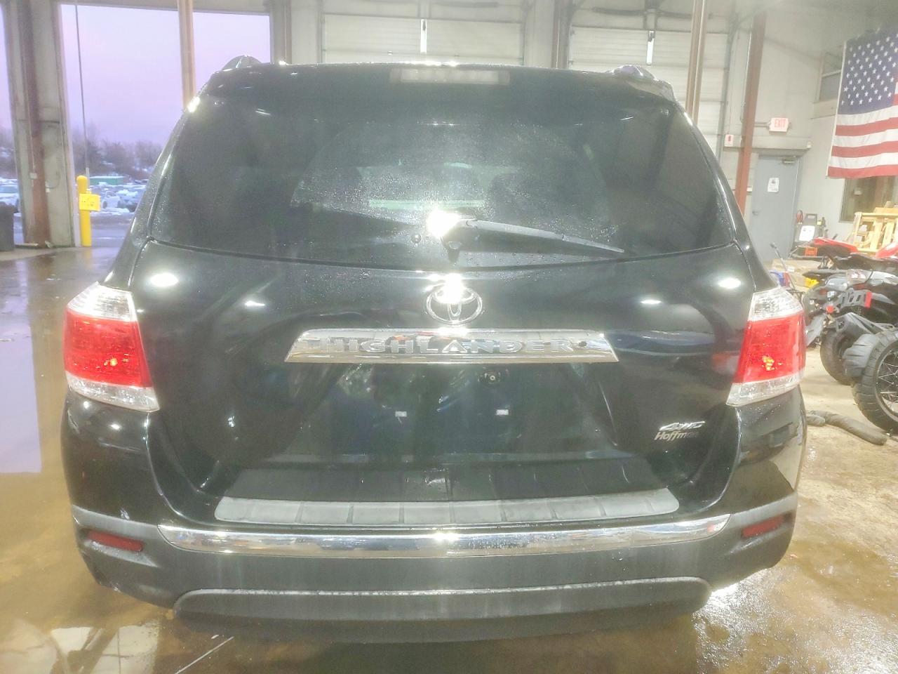 2011 TOYOTA HIGHLANDER LIMITED photo 11
