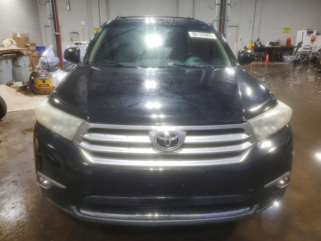 2011 TOYOTA HIGHLANDER LIMITED photo 9