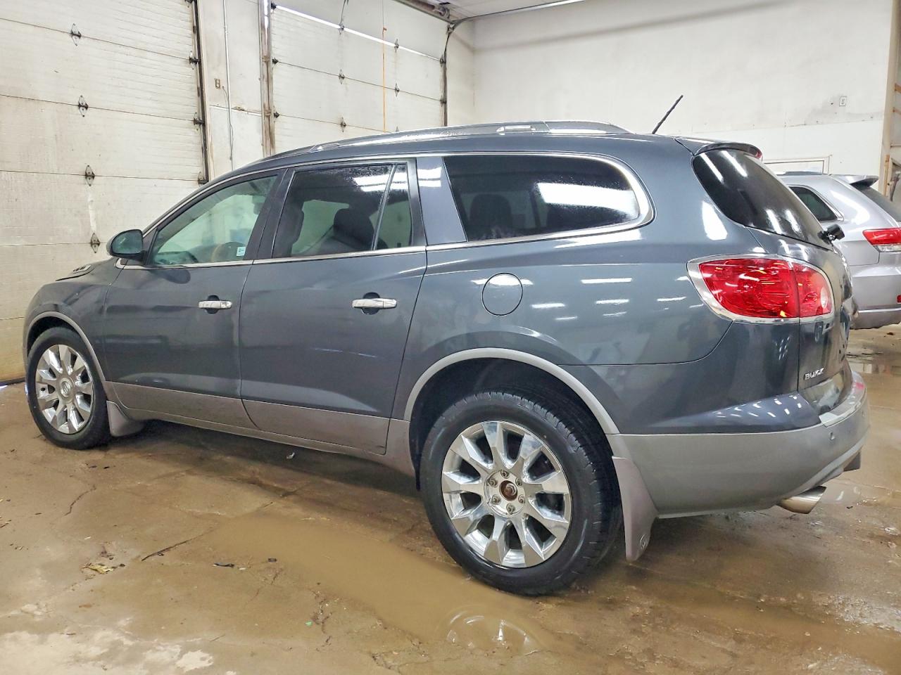 2011 BUICK ENCLAVE CXL photo 2