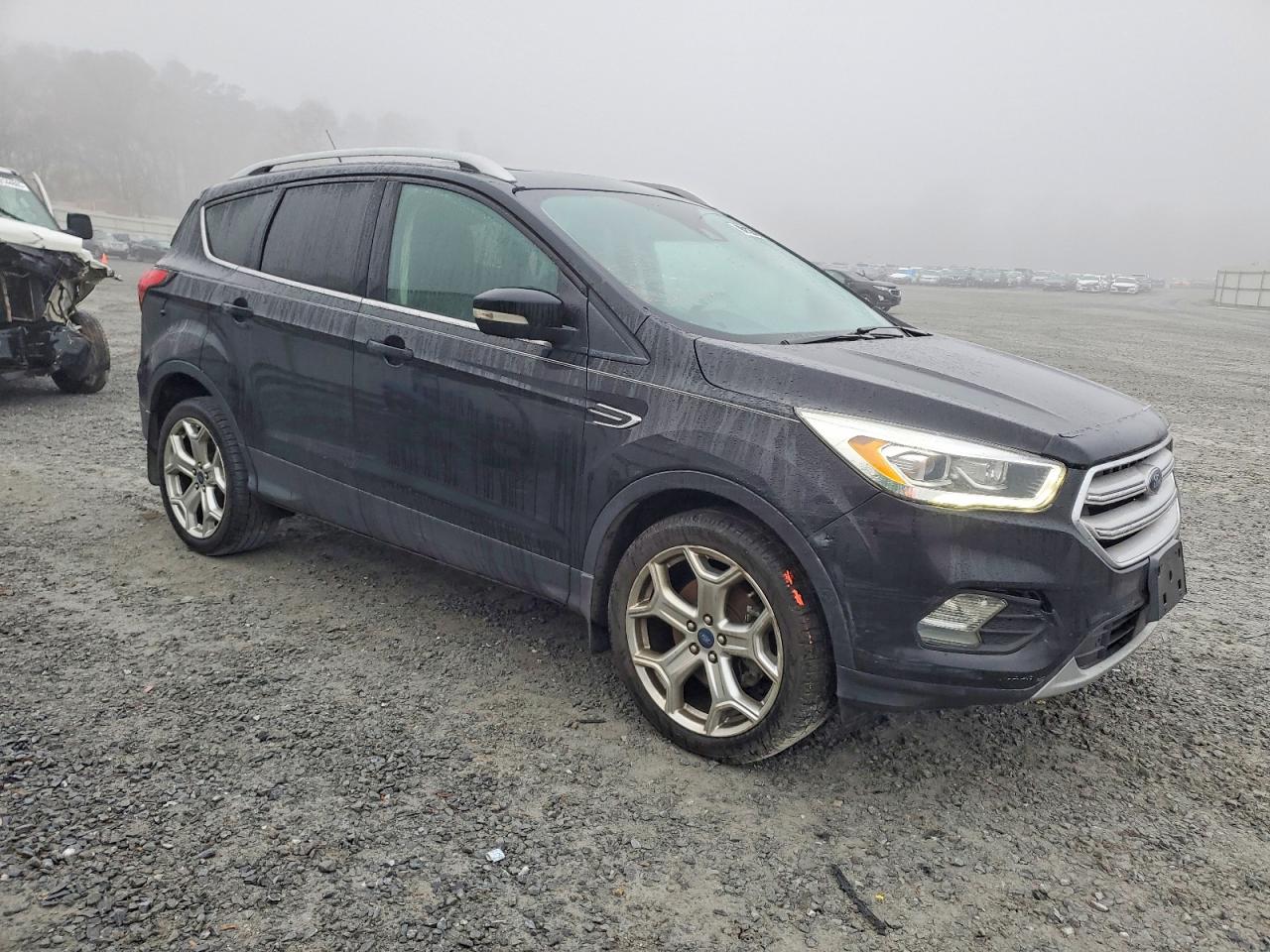 2019 FORD ESCAPE TITANIUM photo 4