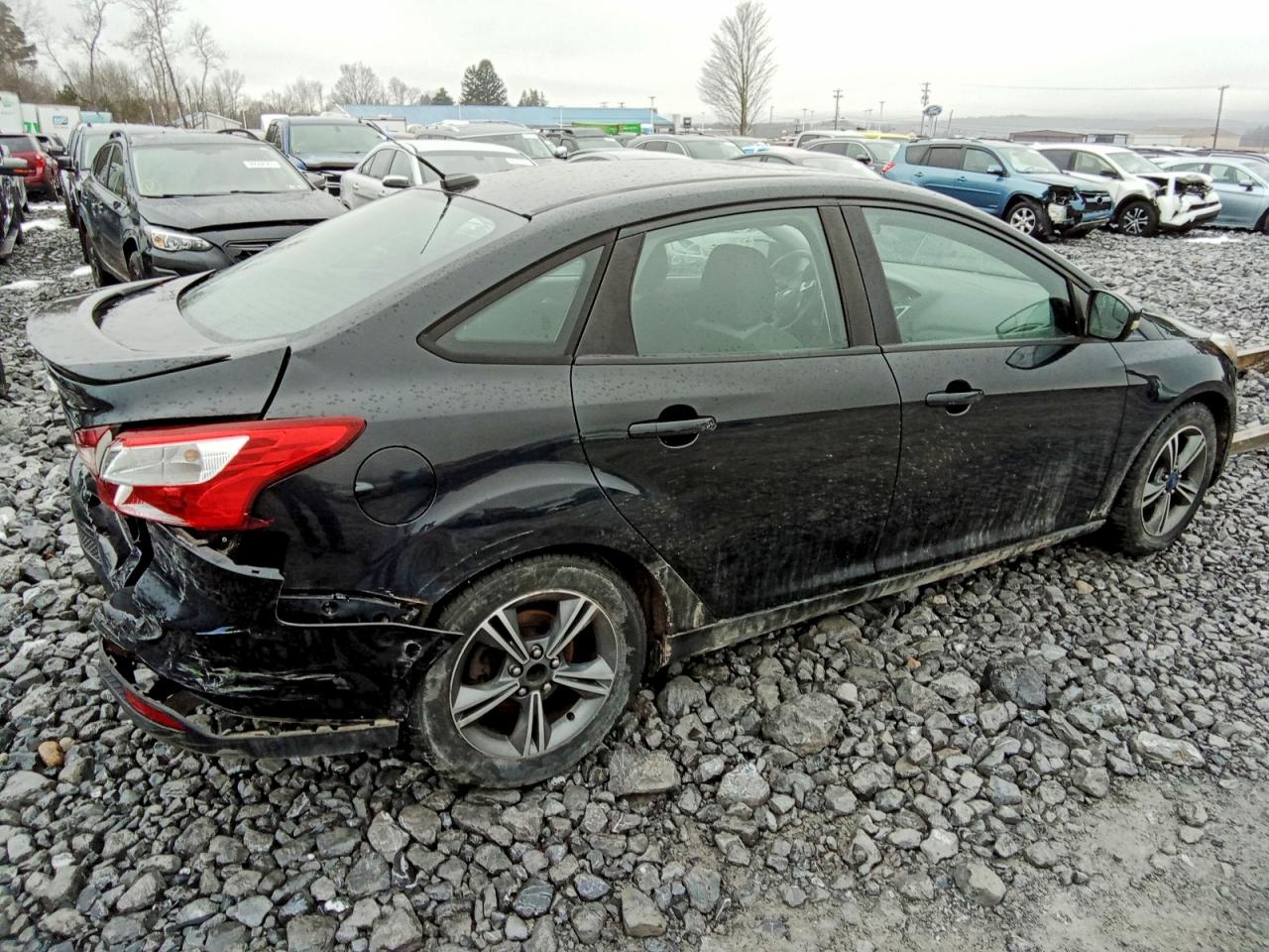 2014 FORD FOCUS SE photo 3