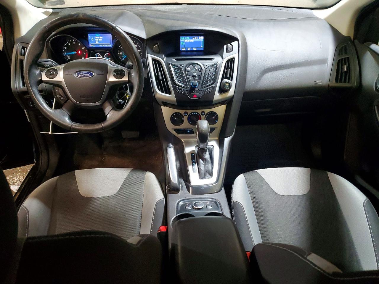 2014 FORD FOCUS SE photo 8