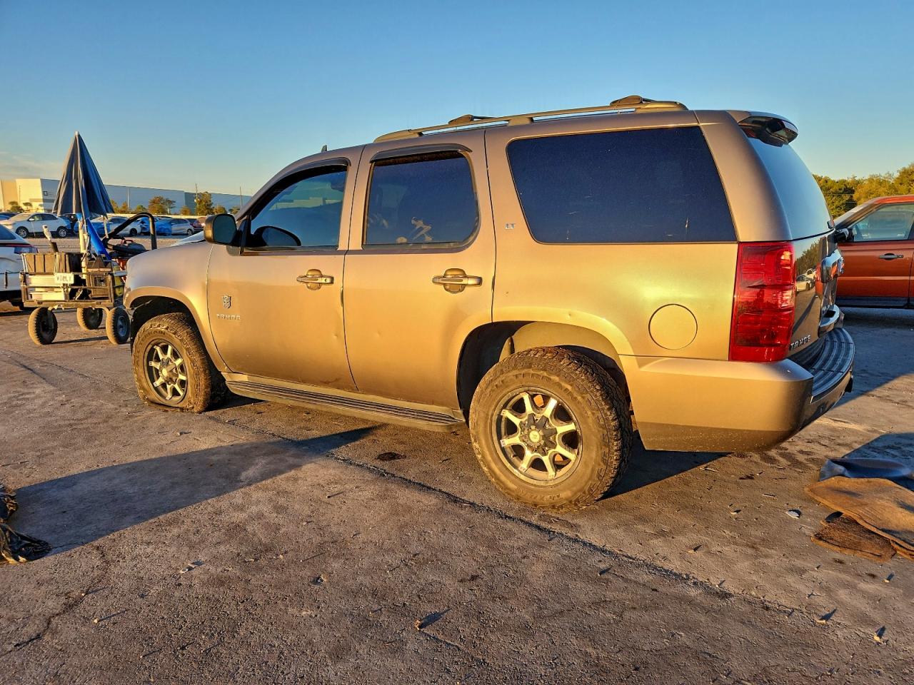 2011 CHEVROLET TAHOE K1500 LT photo 2