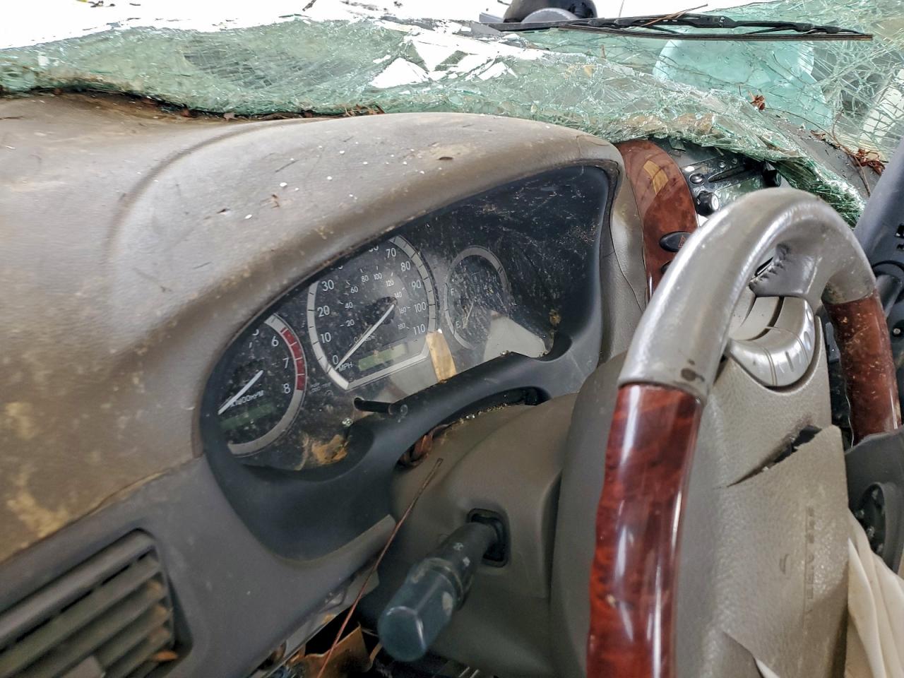 2004 TOYOTA SIENNA XLE photo 9