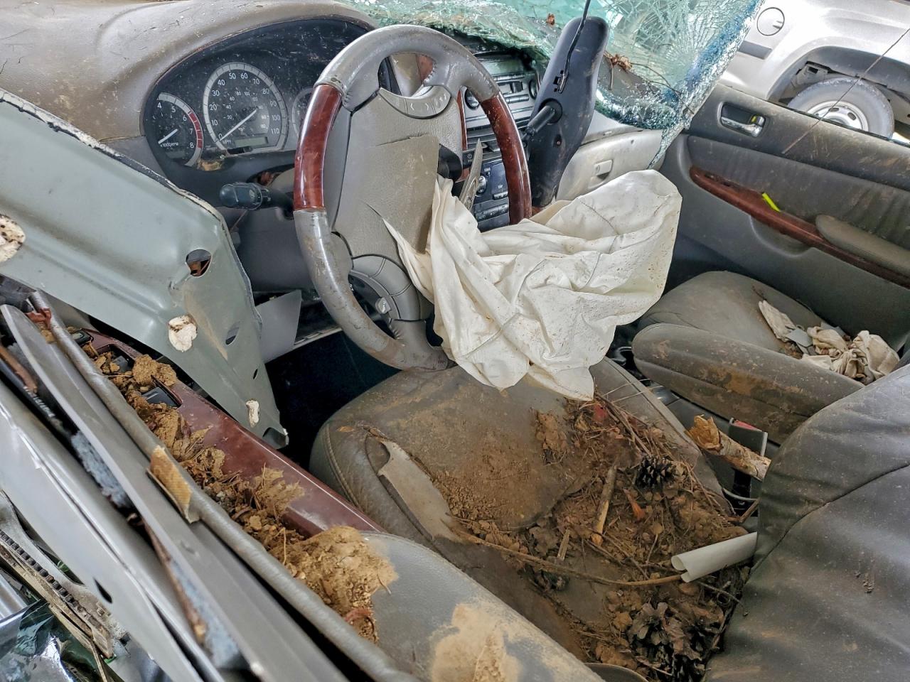2004 TOYOTA SIENNA XLE photo 8