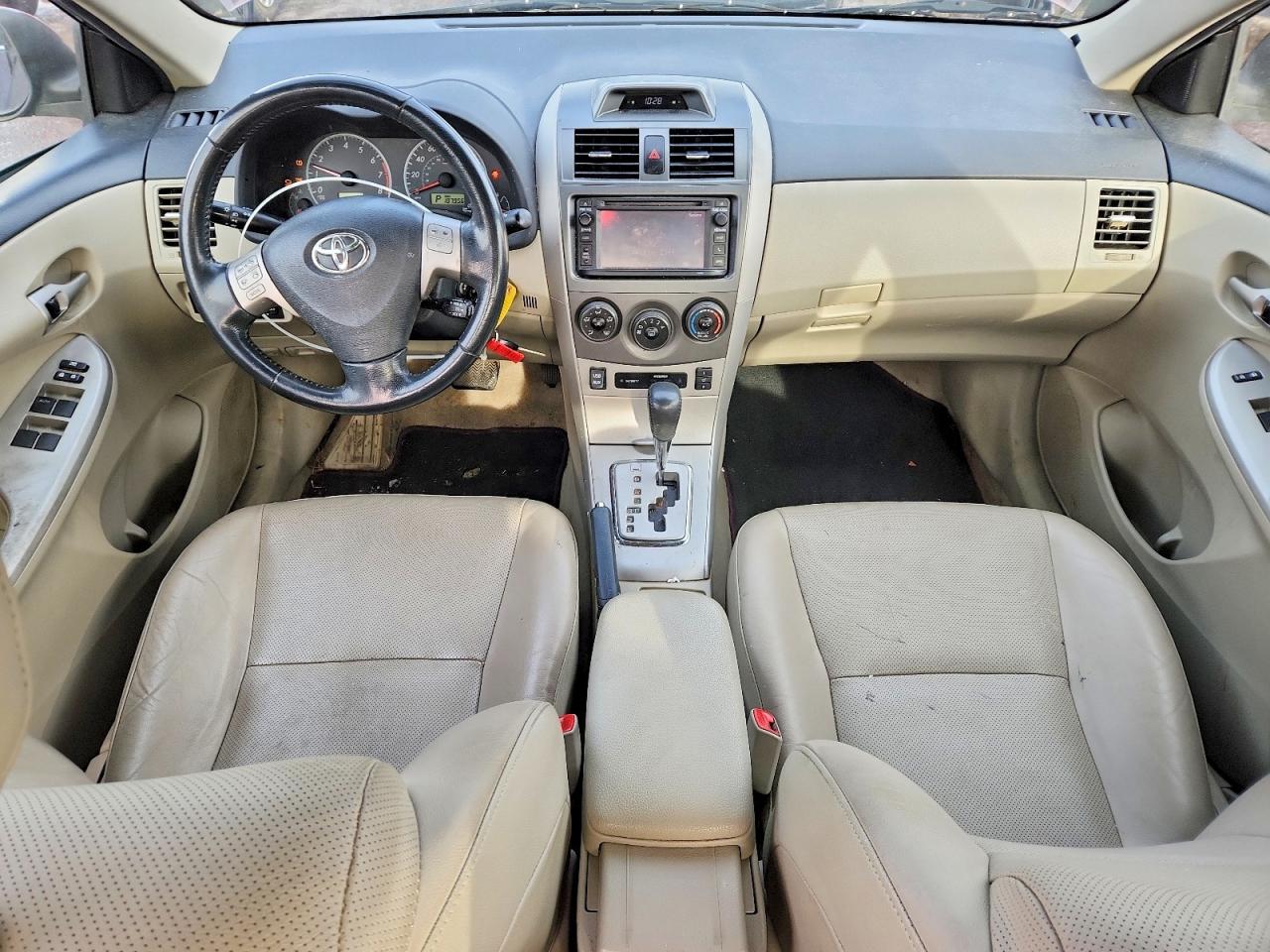 2013 TOYOTA COROLLA BASE photo 8
