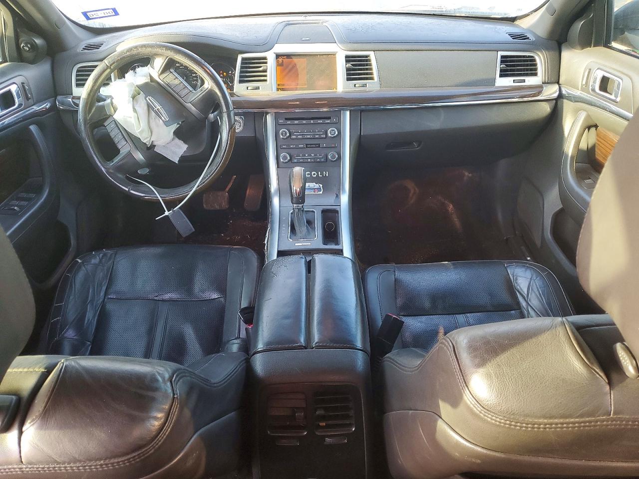 2010 LINCOLN MKS photo 8