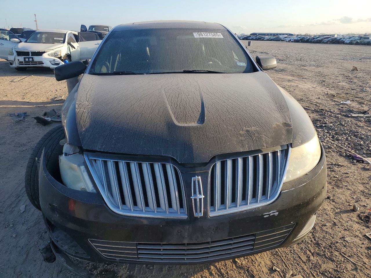 2010 LINCOLN MKS photo 5