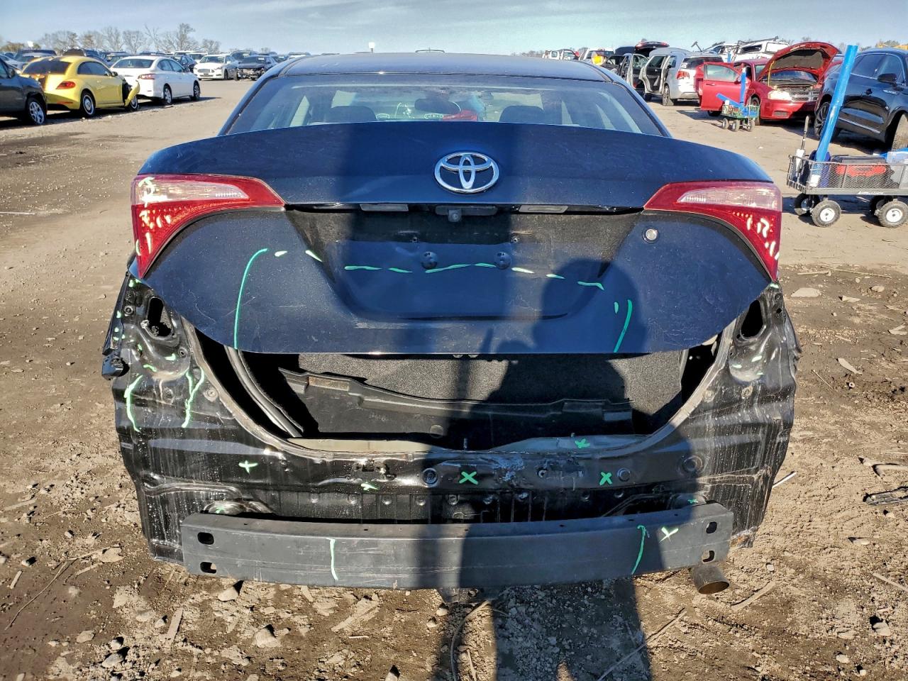 2018 TOYOTA COROLLA L photo 16