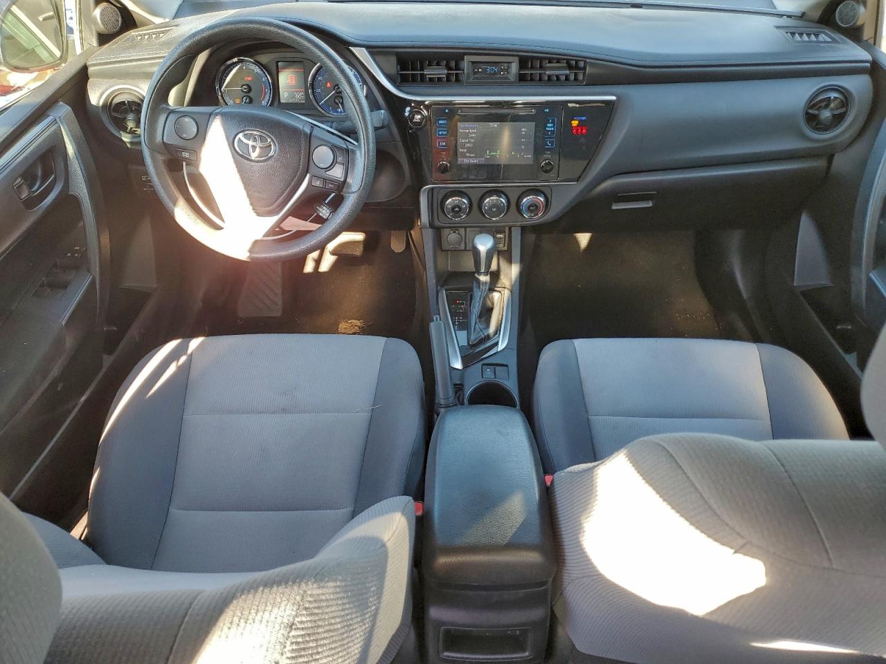 2018 TOYOTA COROLLA L photo 22