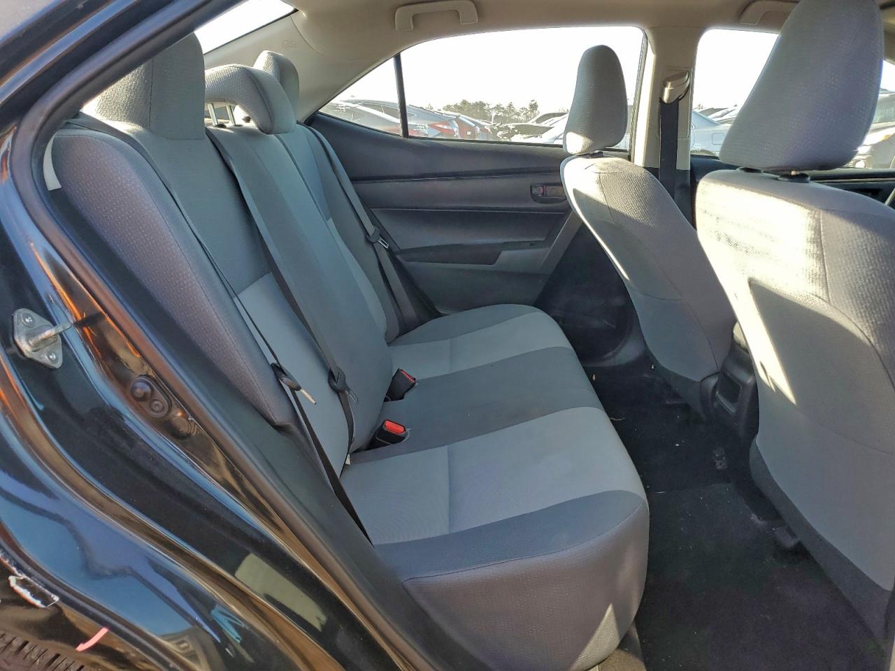 2018 TOYOTA COROLLA L photo 28