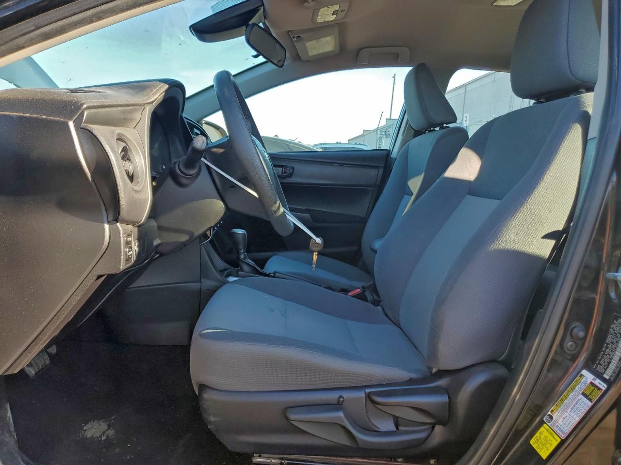2018 TOYOTA COROLLA L photo 19