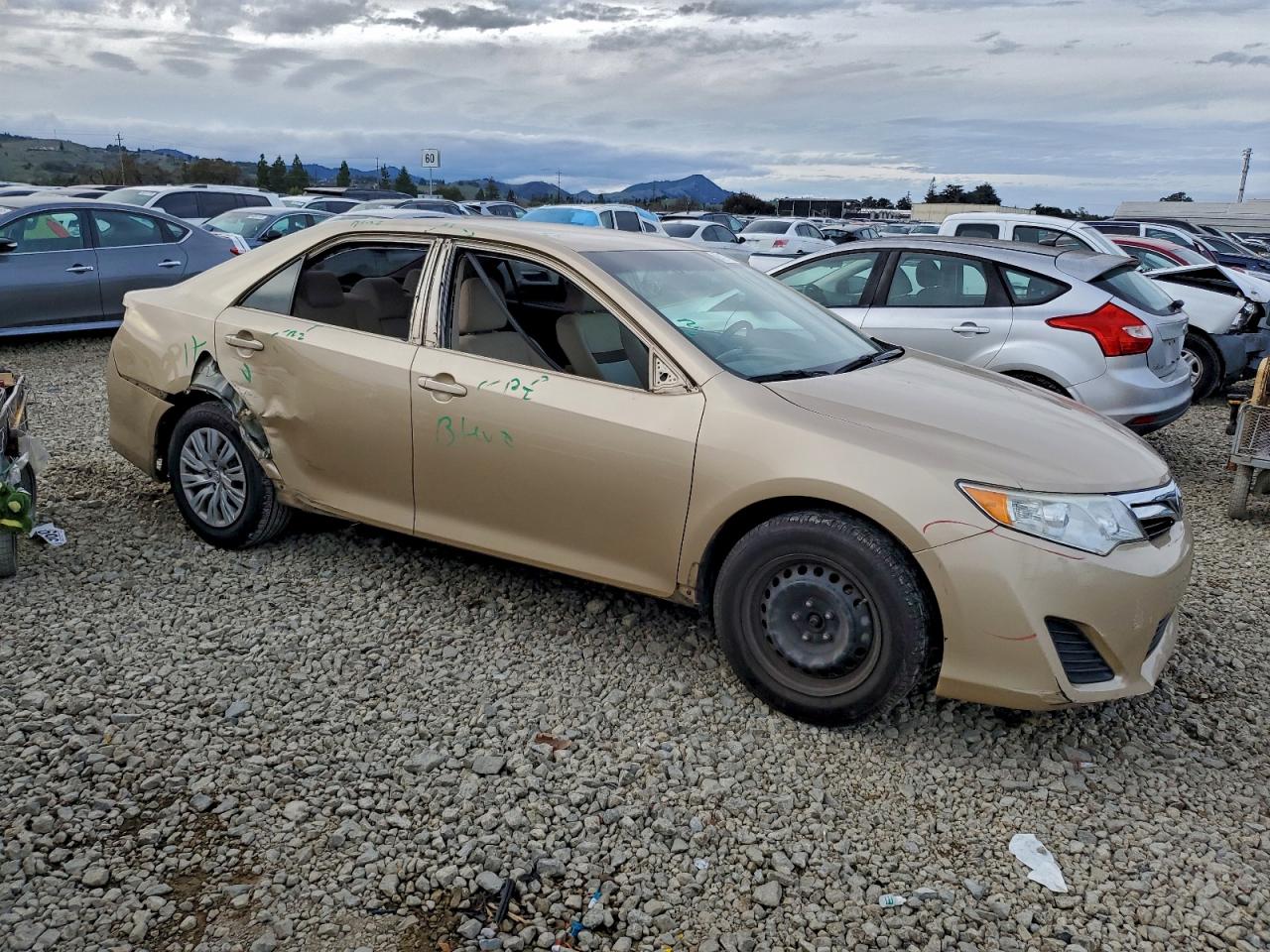2012 TOYOTA CAMRY BASE photo 4