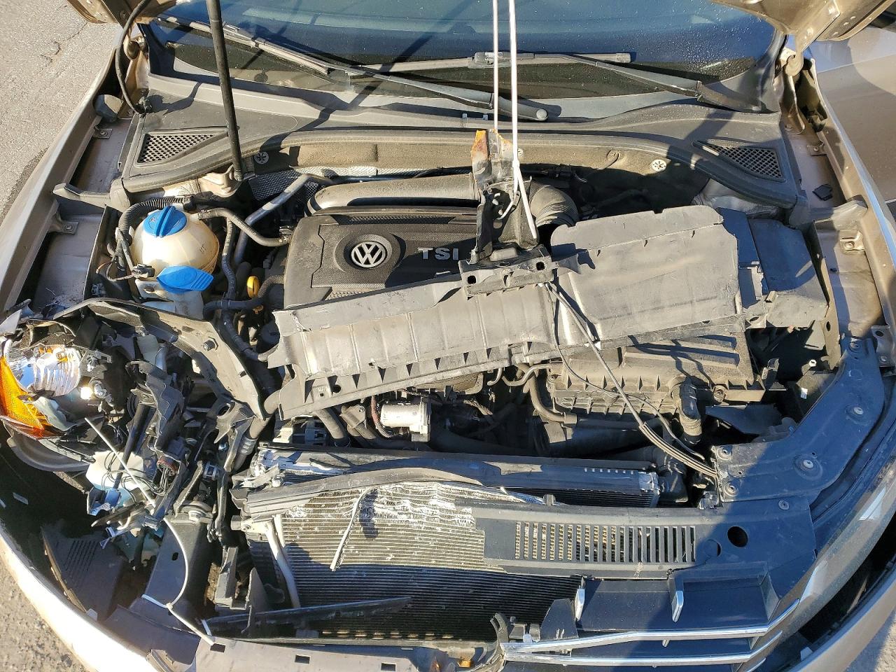 2015 VOLKSWAGEN PASSAT SEL photo 21