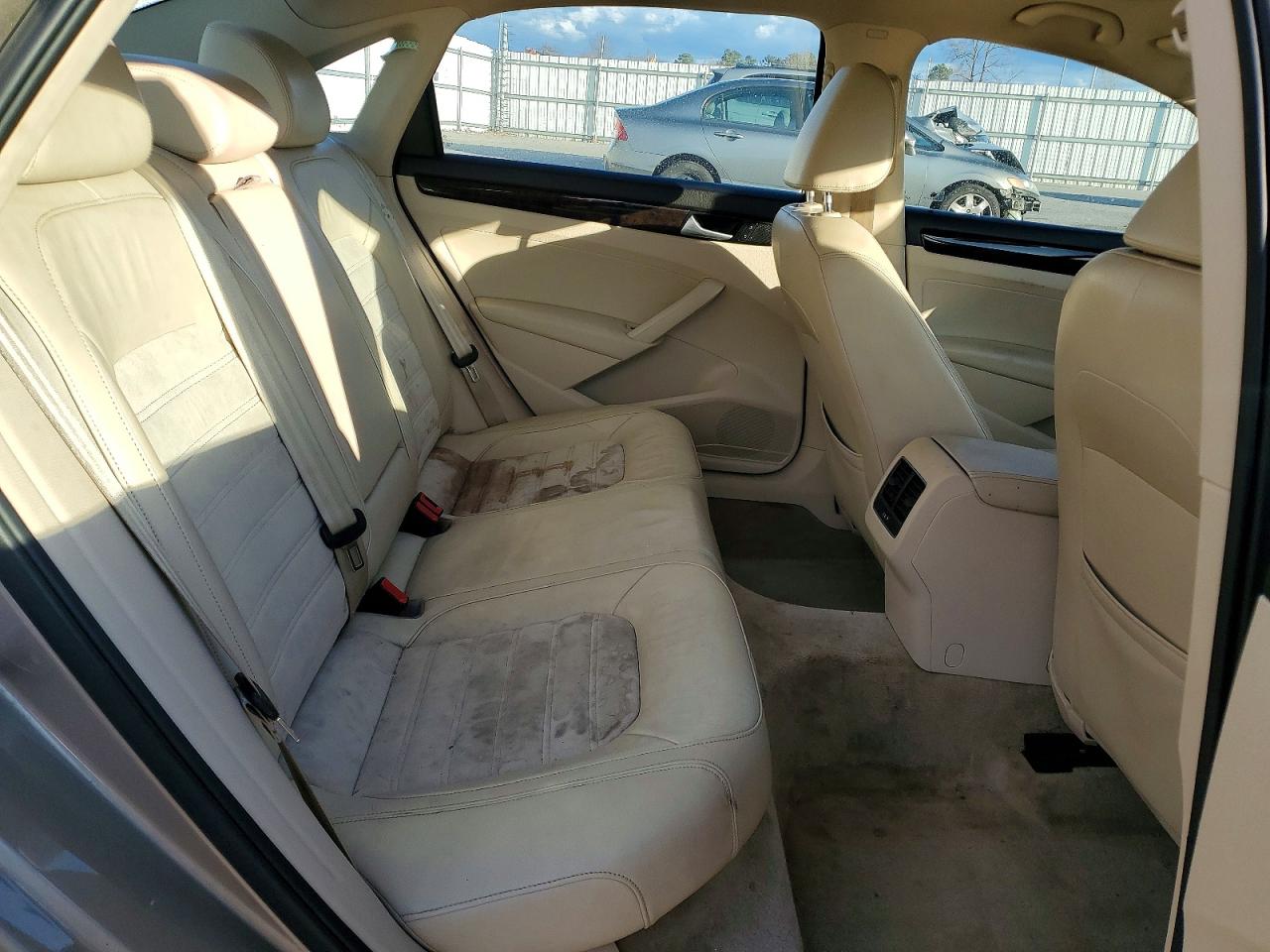 2015 VOLKSWAGEN PASSAT SEL photo 19