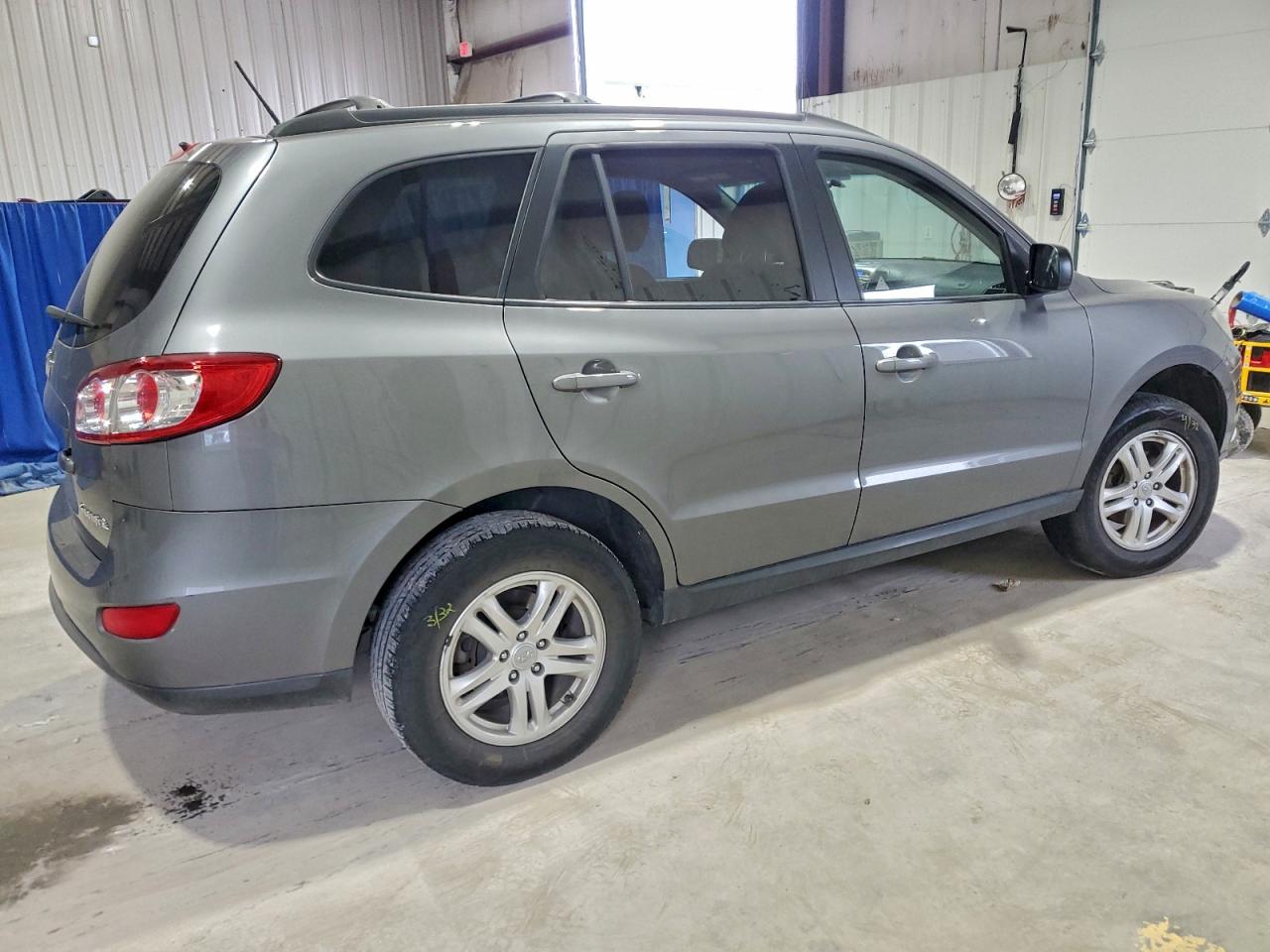 2010 HYUNDAI SANTA FE GLS photo 3