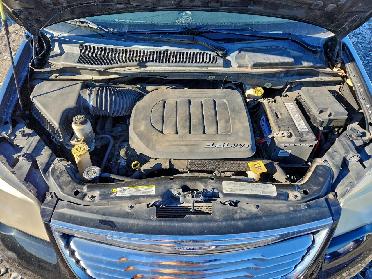 2012 CHRYSLER TOWN & COUNTRY TOURING photo 12
