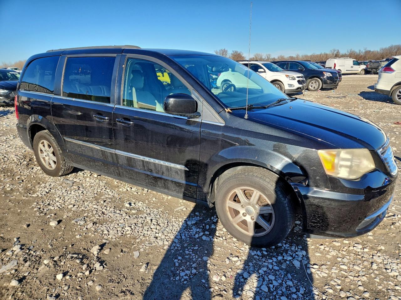 2012 CHRYSLER TOWN & COUNTRY TOURING photo 4