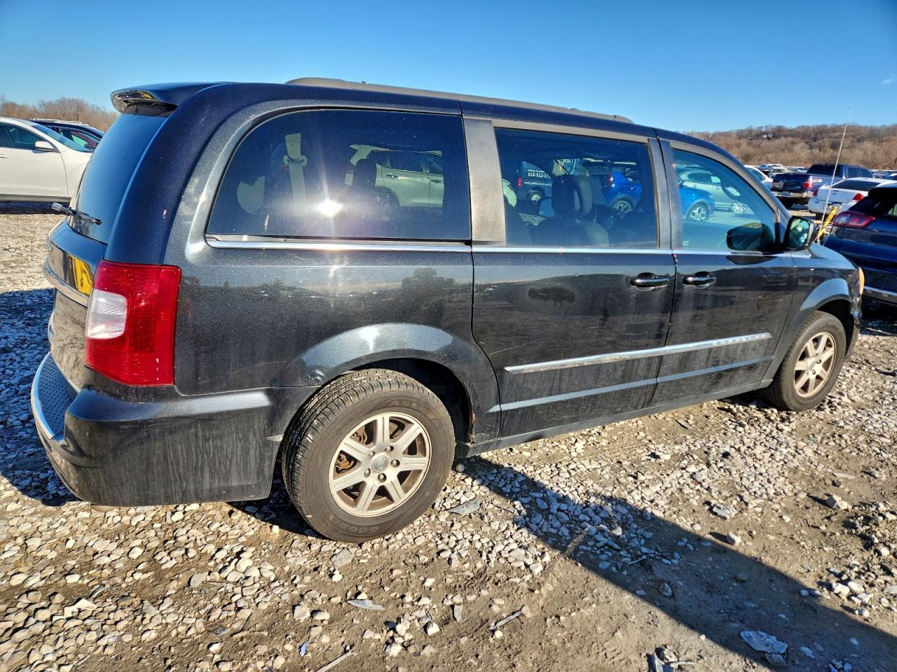2012 CHRYSLER TOWN & COUNTRY TOURING photo 3