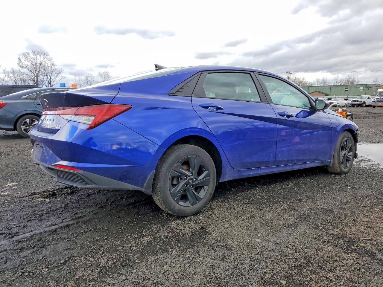 2023 HYUNDAI ELANTRA BLUE photo 3