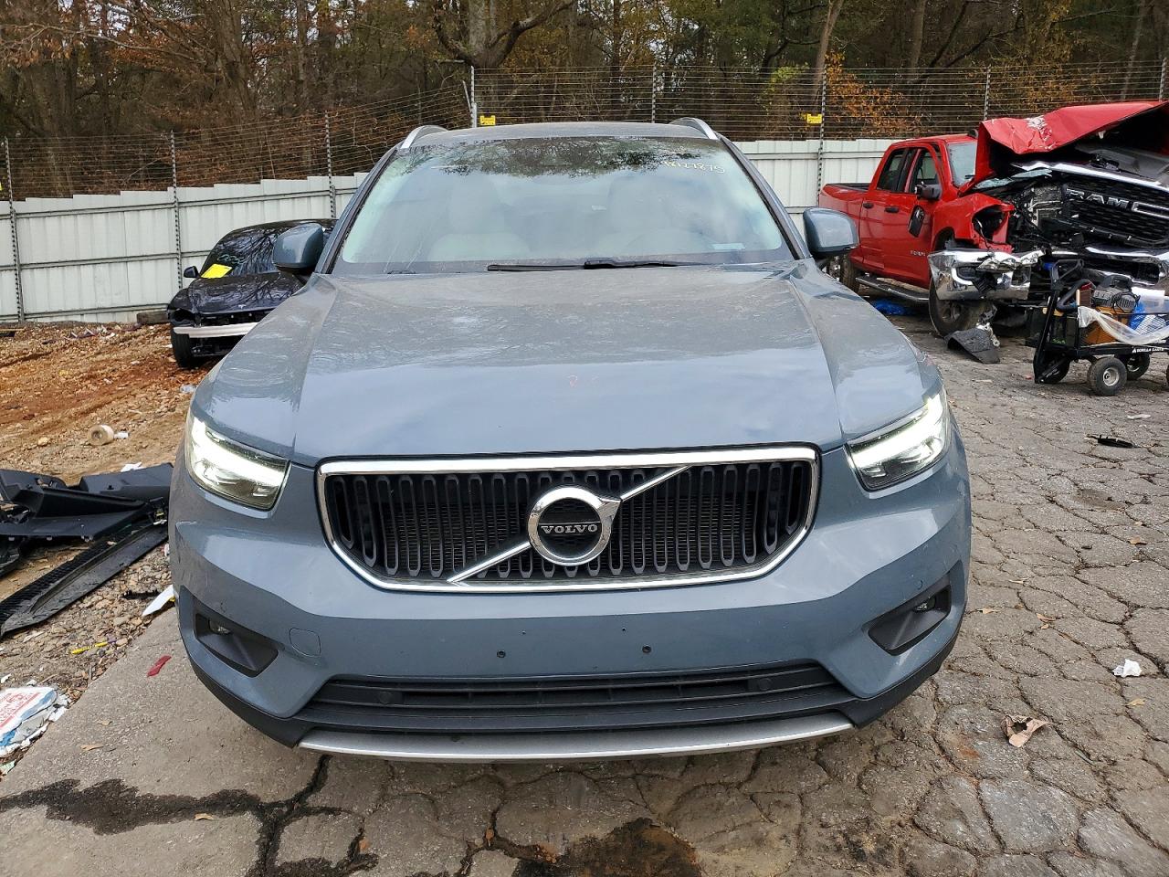 2021 VOLVO XC40 T4 MOMENTUM photo 5