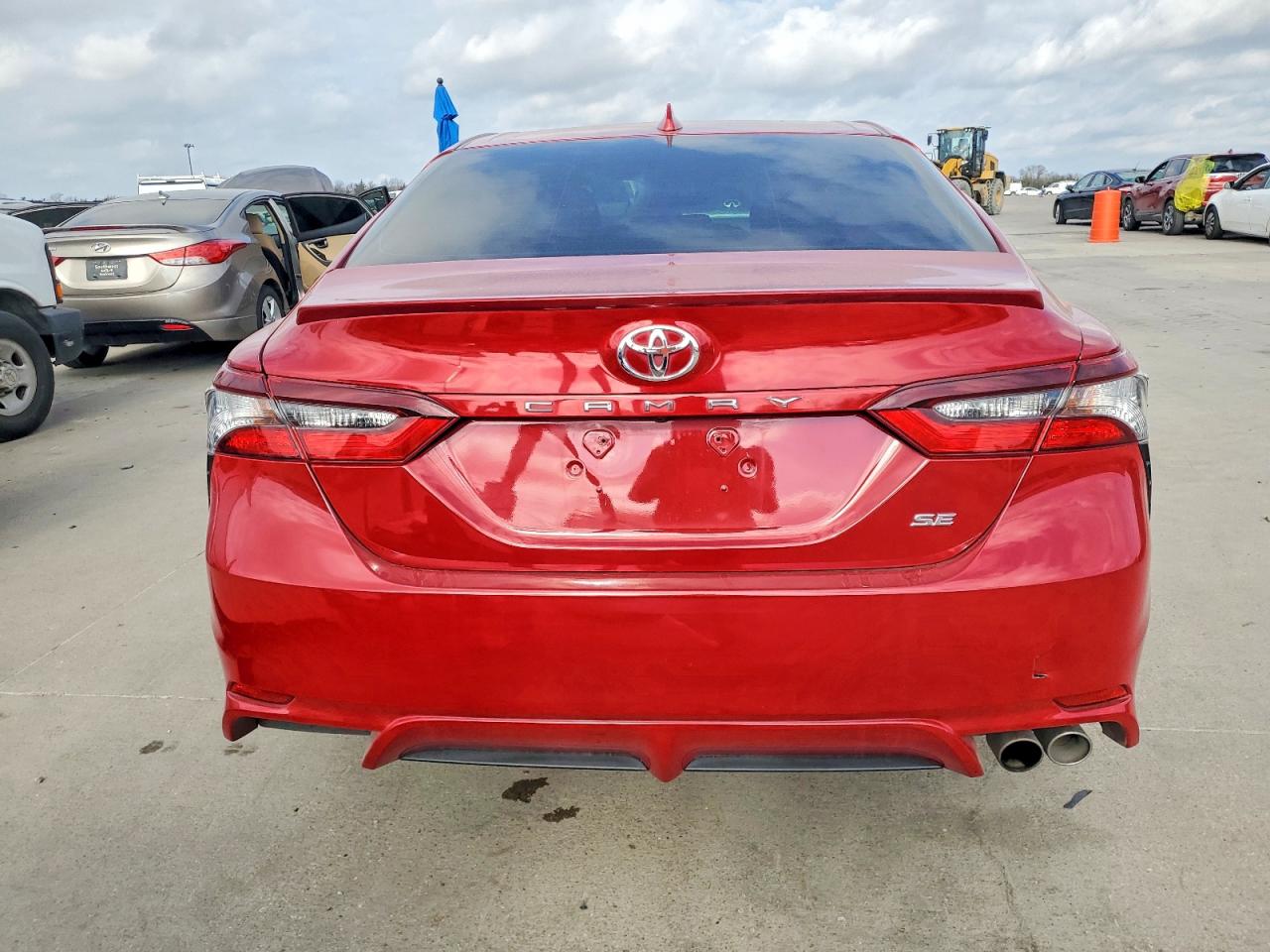 2021 TOYOTA CAMRY SE photo 6