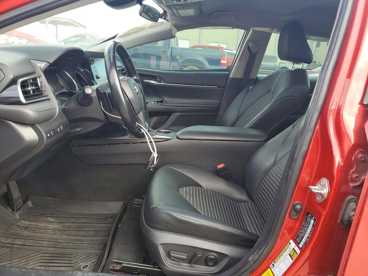 2021 TOYOTA CAMRY SE photo 7