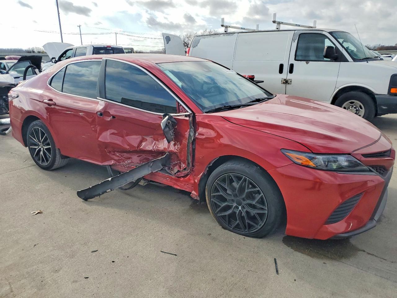 2021 TOYOTA CAMRY SE photo 4