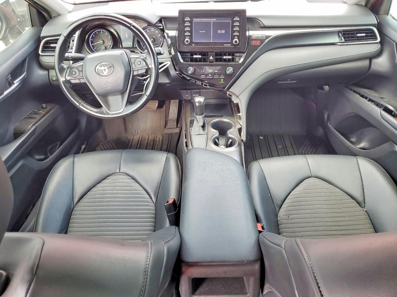 2021 TOYOTA CAMRY SE photo 8