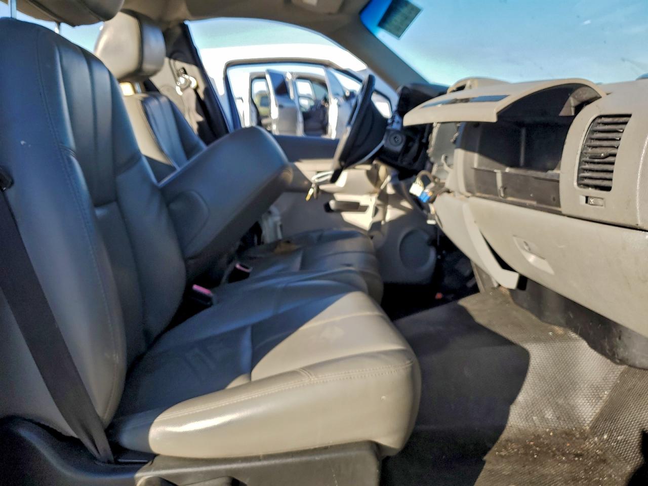 2009 CHEVROLET SILVERADO C1500 photo 7