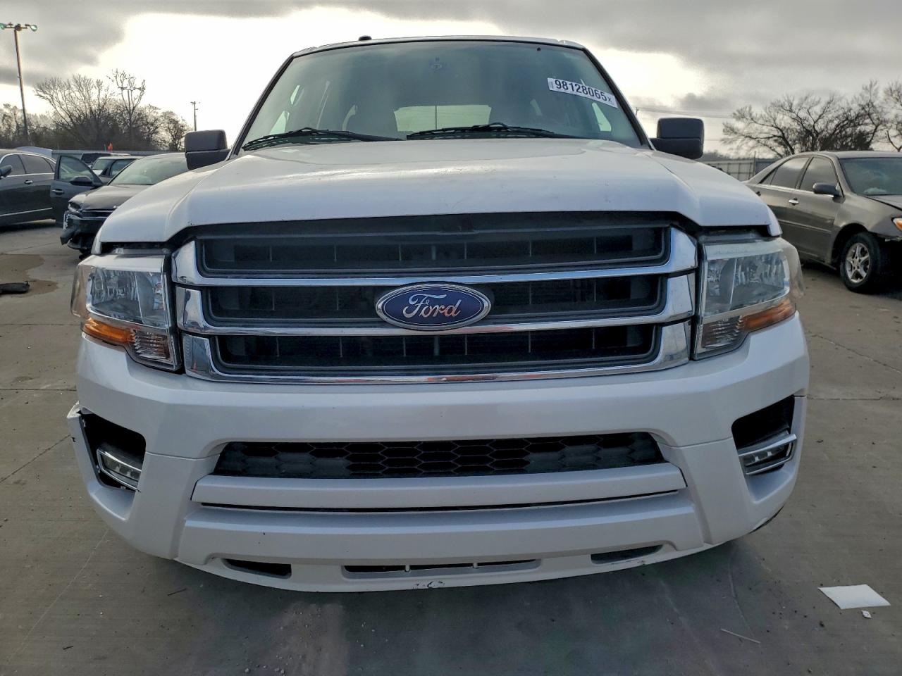 2017 FORD EXPEDITION EL XLT photo 5