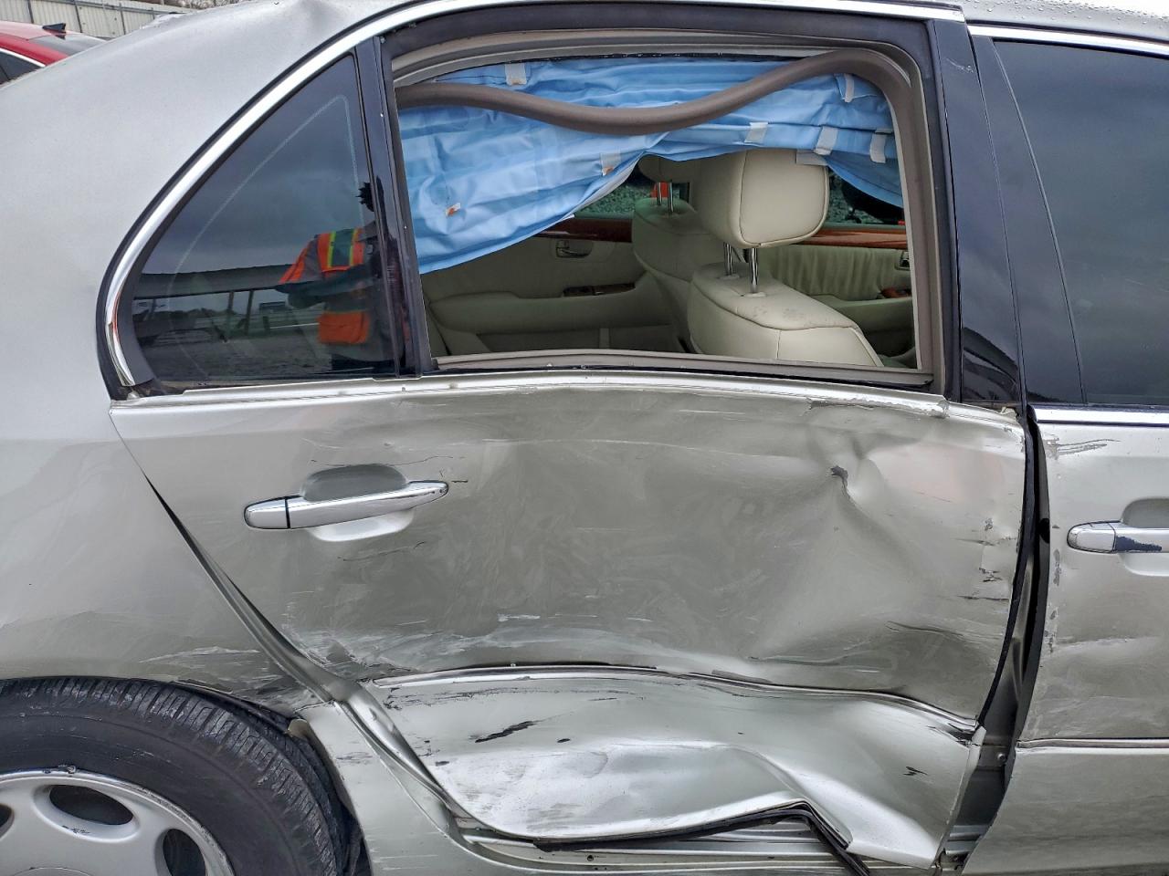 2001 LEXUS LS 430 photo 10