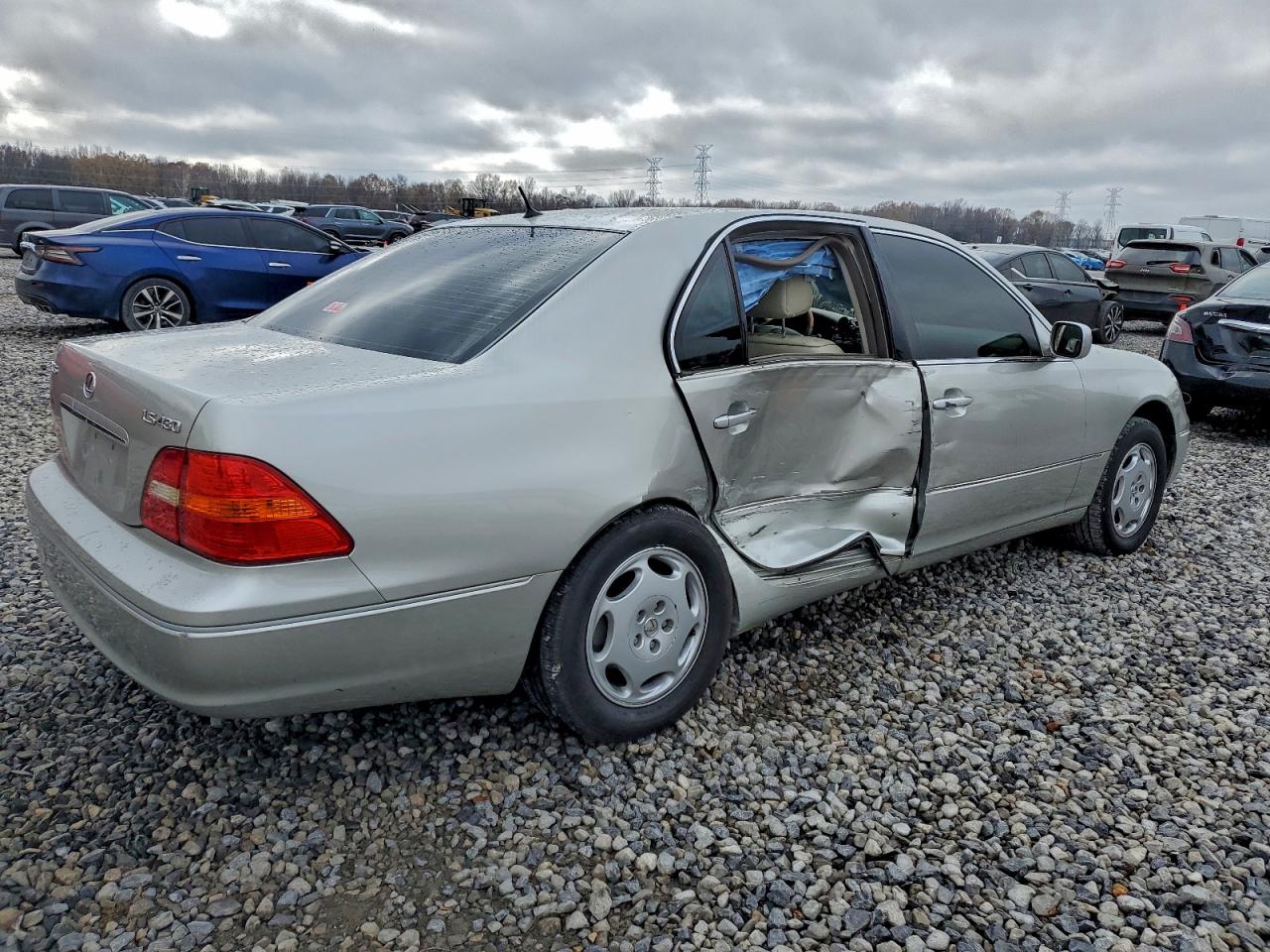 2001 LEXUS LS 430 photo 3