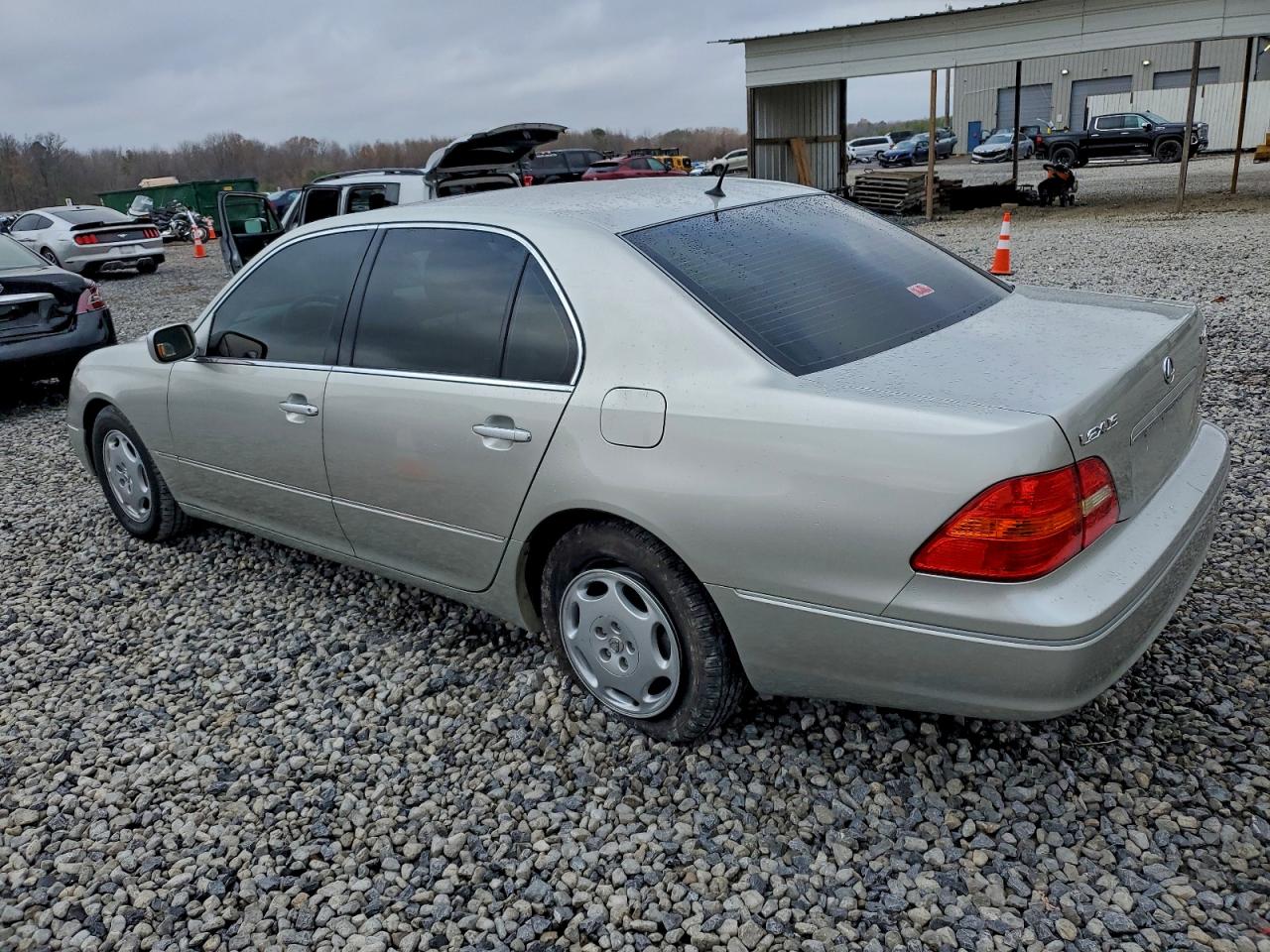 2001 LEXUS LS 430 photo 2