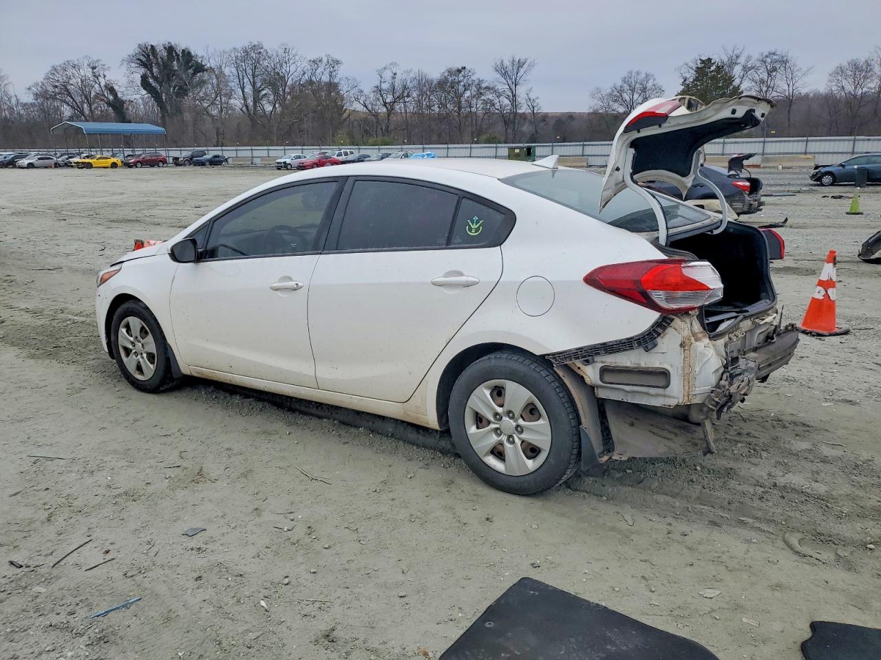 2017 KIA FORTE LX photo 2