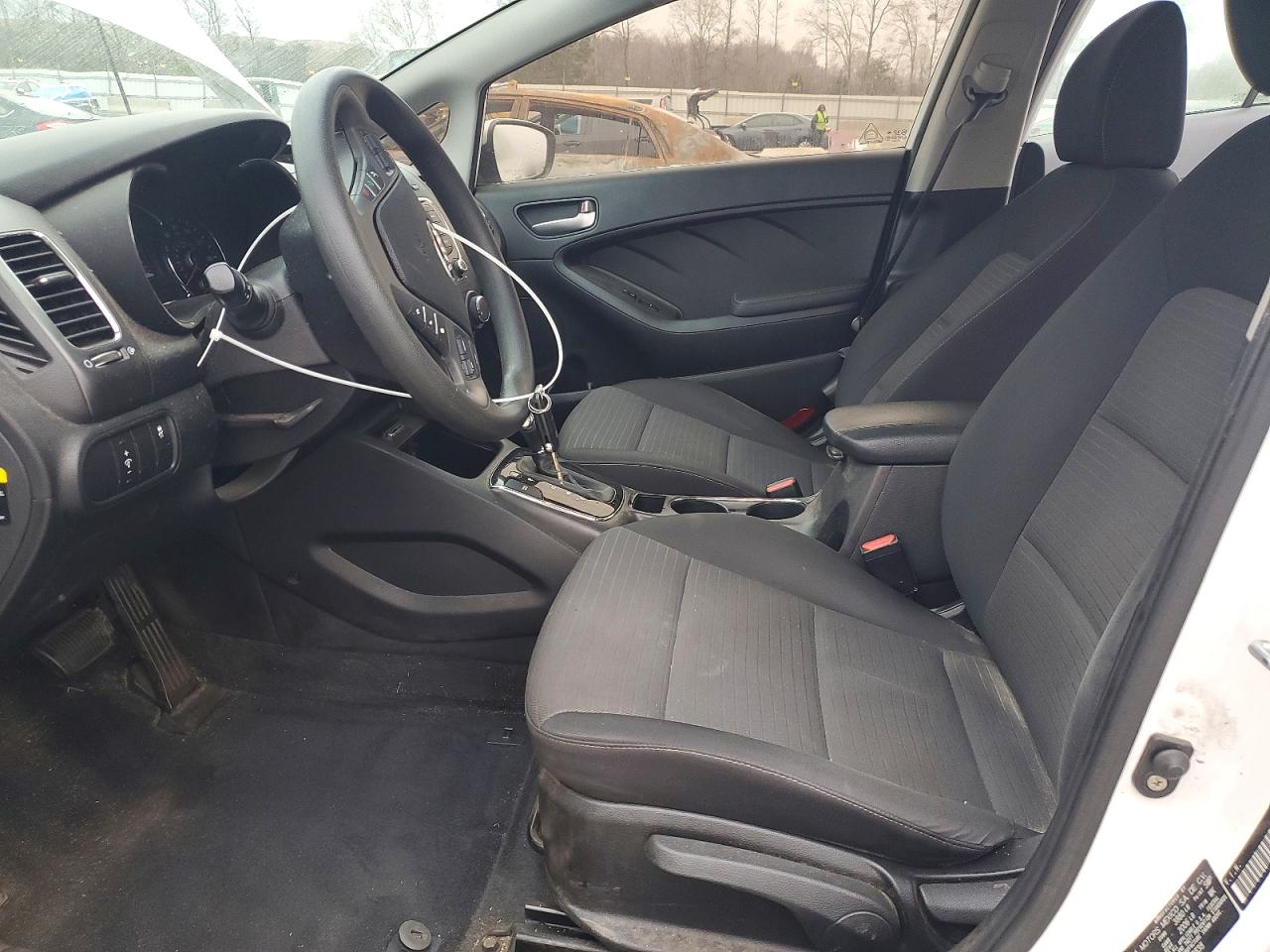 2017 KIA FORTE LX photo 7